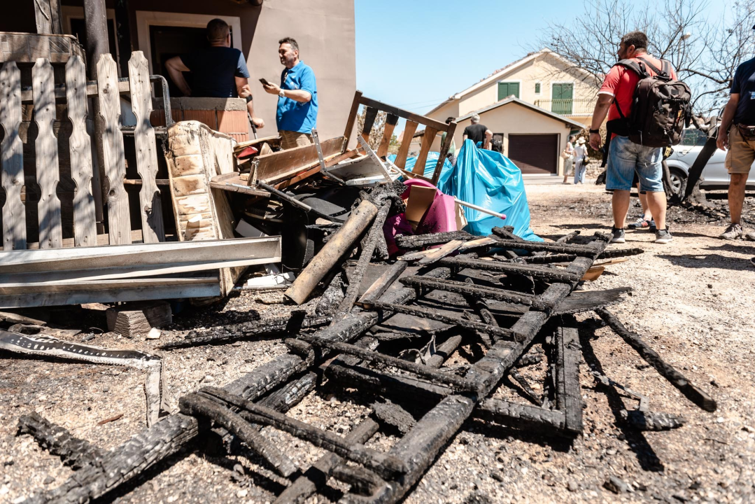  Milanović u Zatonu: Konobari imaju veću plaću od dobrovoljnih vatrogasaca, nitko neće izgorjeti za pet tisuća kuna