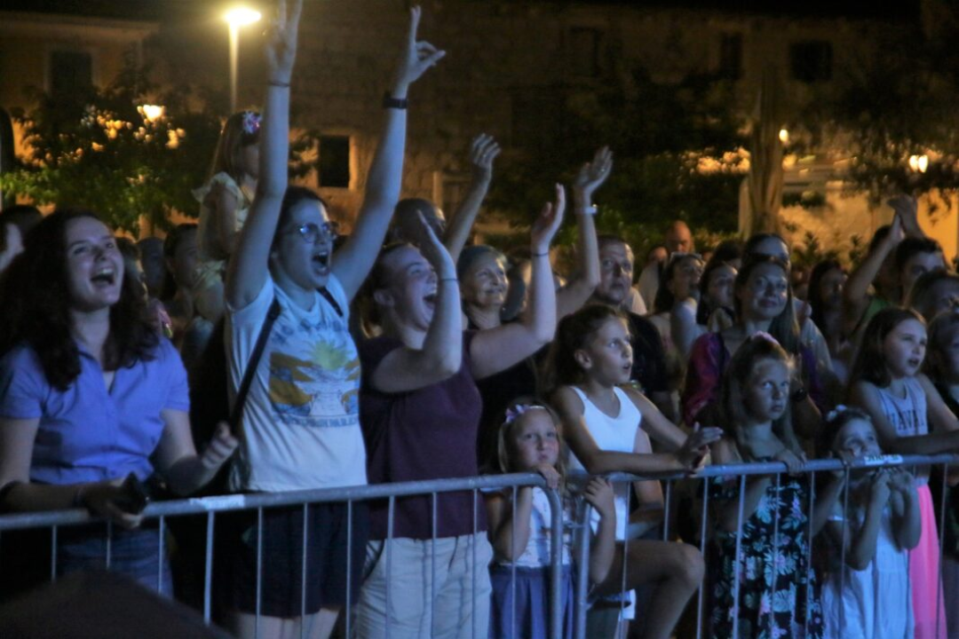 Silente je na Trgu na moru u Betini  napravio pravu feštu