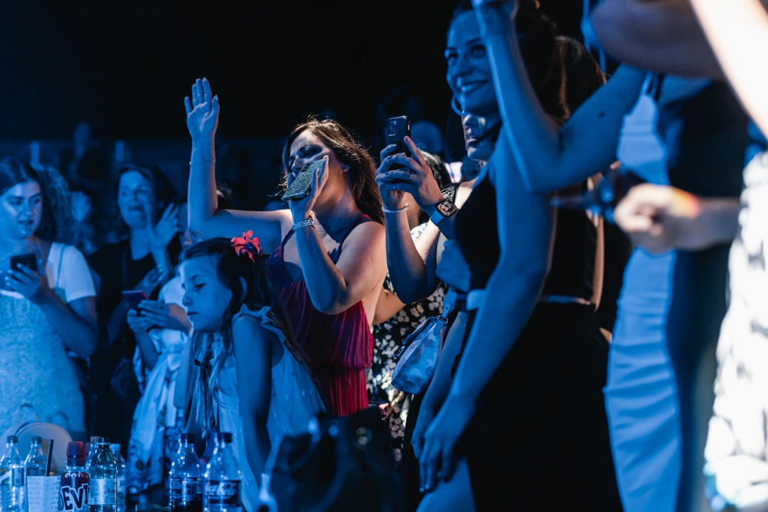 Odličan plesnjak na sv.Mihovilu uz Matiju Cveka, delirij nastao kad mu se pridružila Eni Jurišić