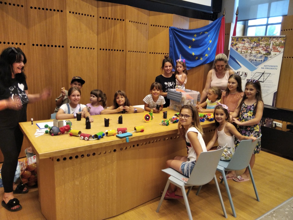 I ovaj mjesec vas u Društvenom centru Grada Skradina očekuju zanimljive radionice!