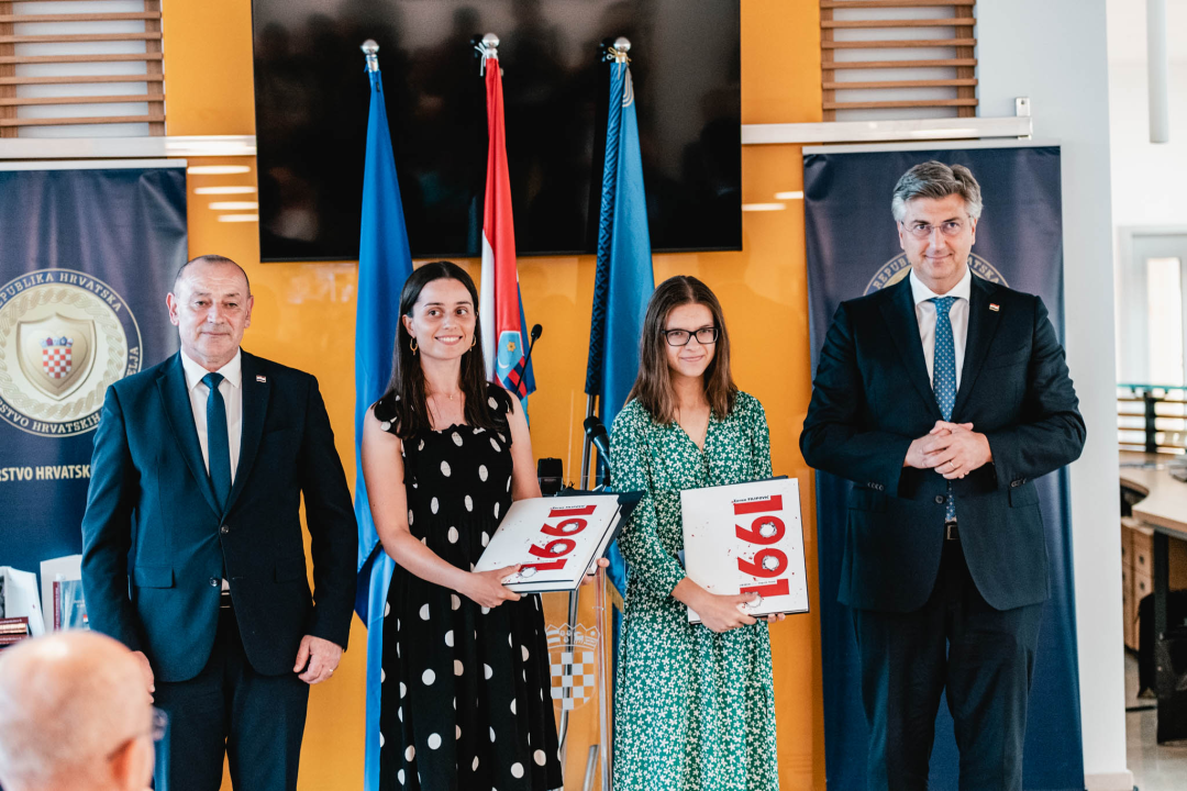 U Veteranskom centru Plenković i pola Vlade uručili priznanja i nagrade učenicima