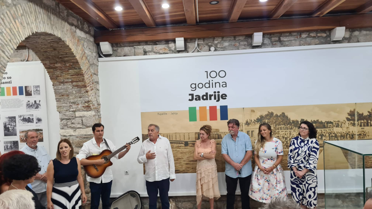 Izložba o Jadriji nije prošla bez krafni: 'Ako ljudi ne mogu tamo na kupanje, ne znaju gdje bi'