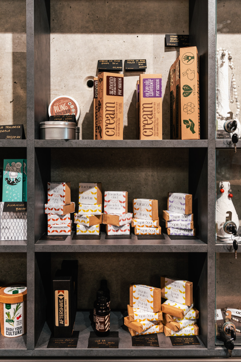 Šibenske tvrđave imaju najbolje darove i suvenire: Posteri, potići, majice, torbe, šalice i nakit, sve unikatno i maštovito!