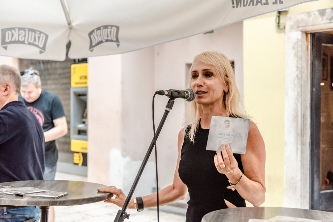 Ideja se rodila u Republici Bono: 'Pjesme su mi predlagali prijatelji glazbenici, ali i obični ljudi' 