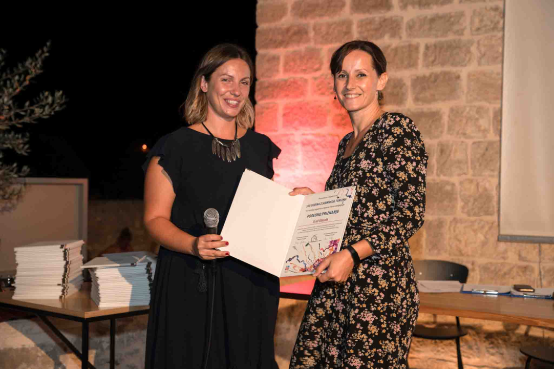 U kući Šare svečano proglašeni laureati zaslužni za 100 godina zlarinskog turizma