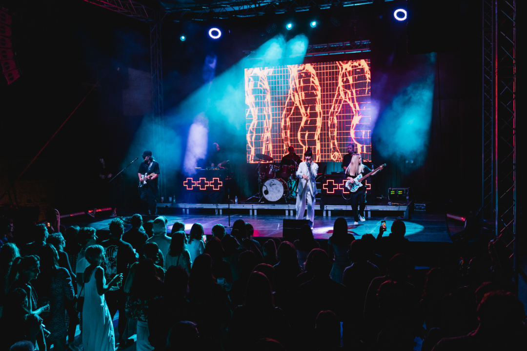 I Meghan Markle bi plesala da je bila na sv. Mihovilu: Konstraktin ‘zdrav’ plesnjak za publiku od vrtića do umirovljenika!