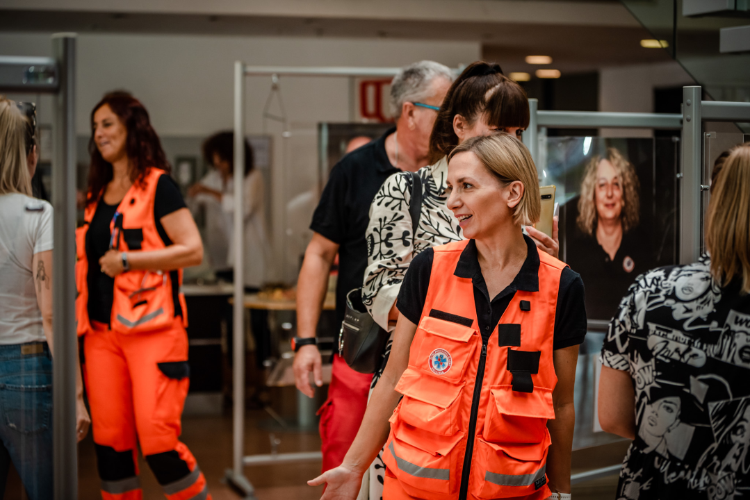 Izložba Tonke Lokas: Aktivističke fotografije za pravedniju budućnost medicinara s Hitne