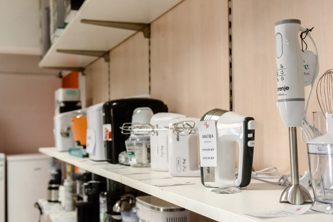 U El Bakoti opremite cijelu kuhinju uz renomirane brendove Midea, Faber i Franke! 