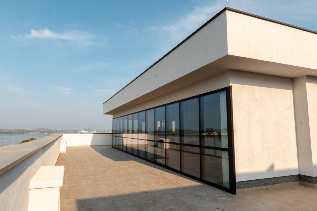 Obišli smo studentski dom Palacin iznutra: Sobe su prostrane, s prekrasnim pogledom na Vrnažu, Mandalinu i Šibenik