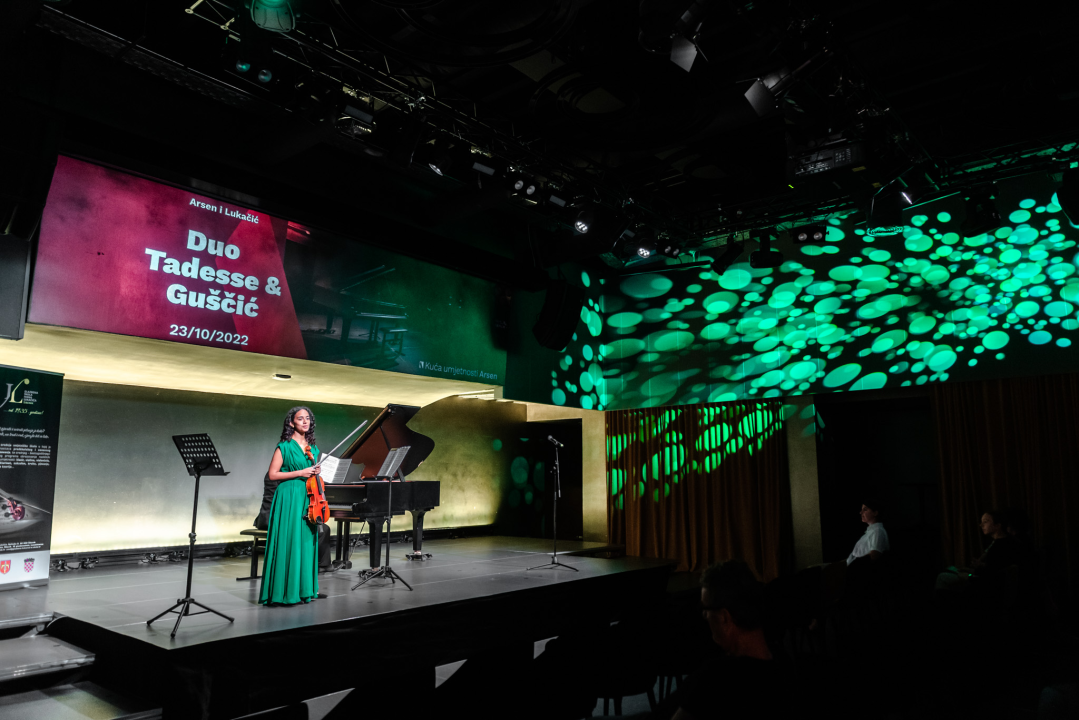 Tadesse i Guščić sinoć u Arsenu, klasični program se nastavlja danas uz Max Bruch Trio