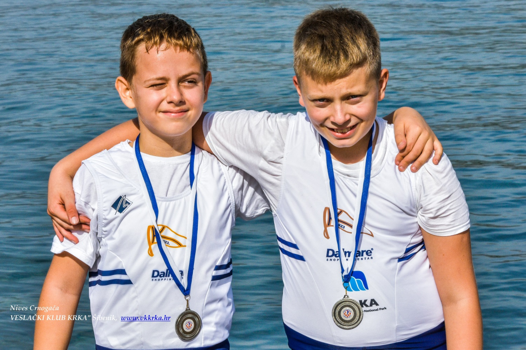 Veslačica i veslači 'Krke' vratili se iz Splita: Četiri zlata, šest srebra i jedna bronca