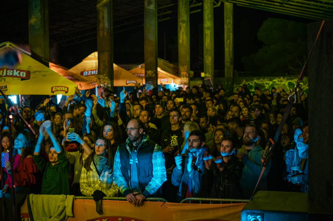 Na Kulturaljci ‘strujale melodije nada generacije’: BluVinil, Jura Stublić, Kuzmu &amp; Shaka Zulu protiv kiše i bure