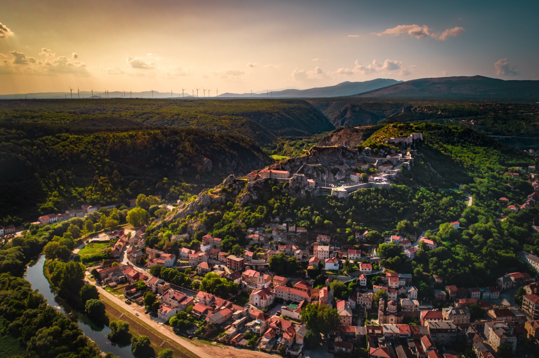 Knin je doživio turistički rast: Sve više posjetitelja otkriva njegove čari