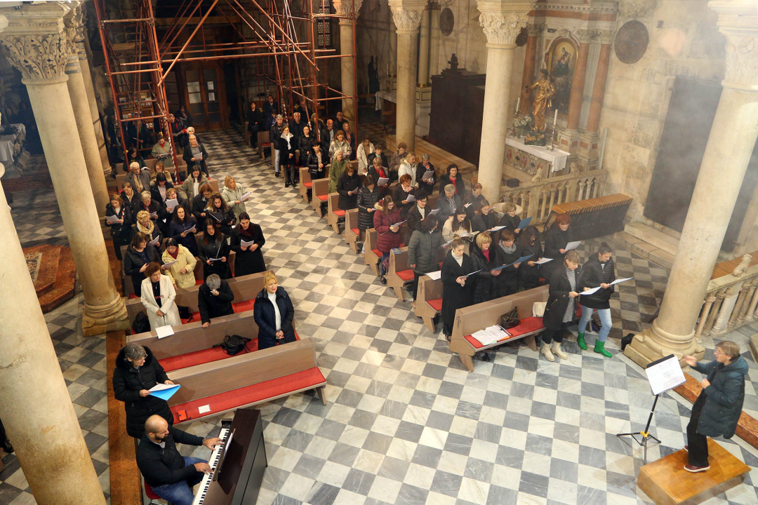 U katedrali proslavljena sv. Cecilija, na misnom slavlju okupili se crkveni pjevači