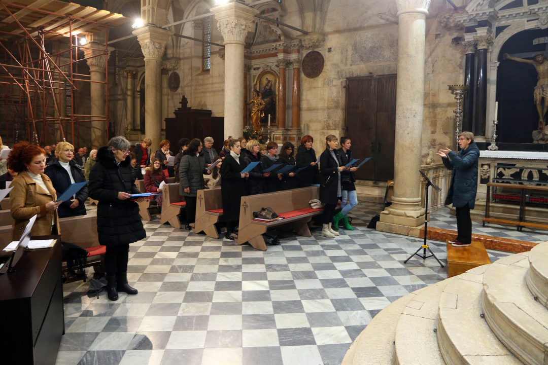 U katedrali proslavljena sv. Cecilija, na misnom slavlju okupili se crkveni pjevači