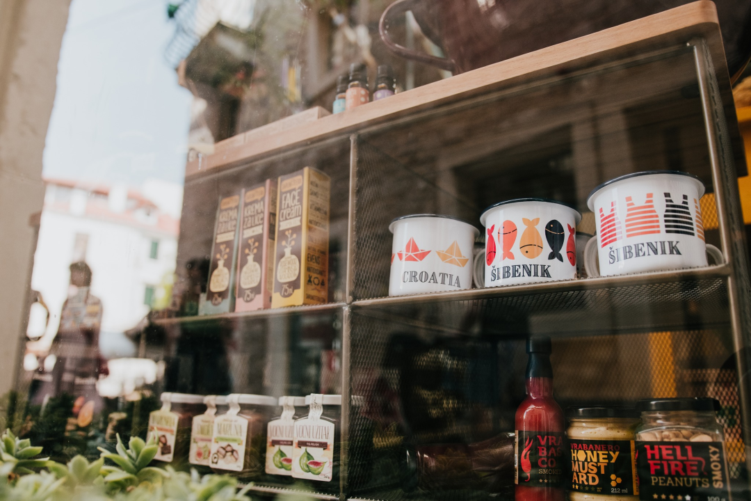 Pronađite najbolje božićne poklone uz super akcije trgovine Lokal! 