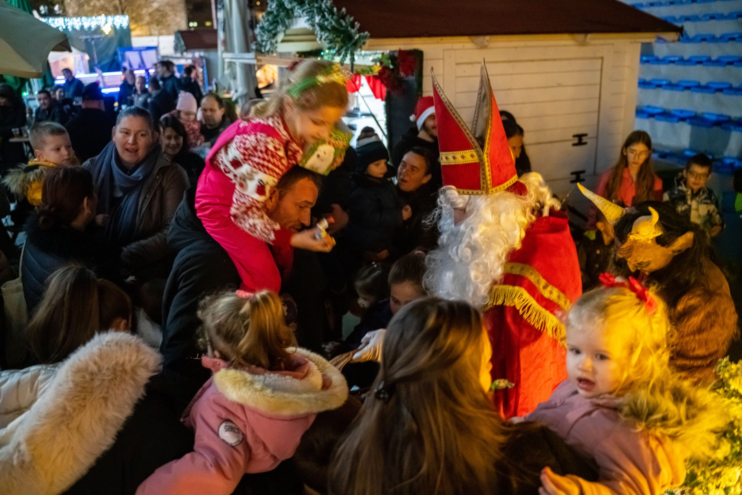 Giuliano&amp;Diktatori otvorili Kraljevski advent u Kninu
