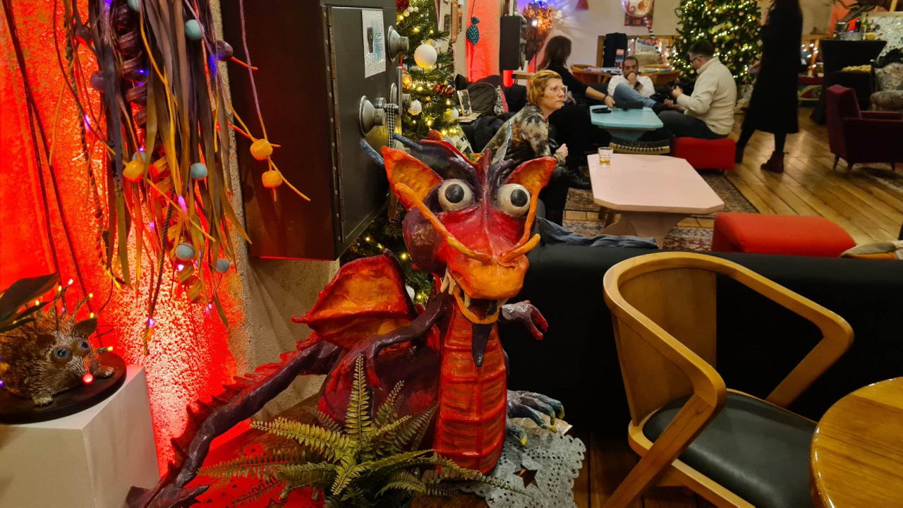 Prodajna izložba u čarobnom ambijentu: U Azimutu otvoren još jedan 'Božićni tinel' 