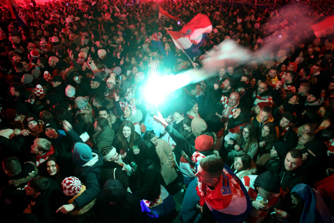 U Hrvatskoj 'nitko nije normalan': Vatreni stigli među 80 tisuća navijača!