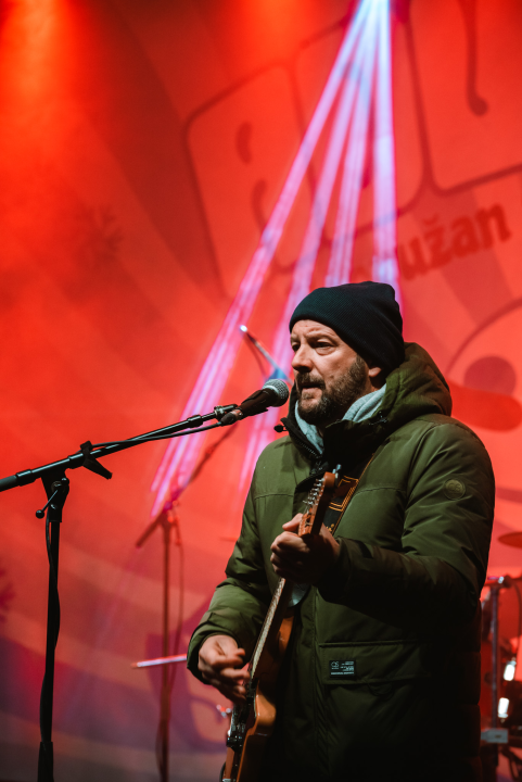 Absolut Beginners Bowijevim hitovima rasplesali Adventuriste