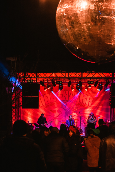 Absolut Beginners Bowijevim hitovima rasplesali Adventuriste