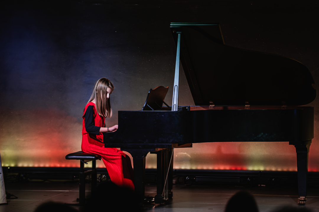 Božićni koncert učenika glazbene škole oduševio prepunu Kuću umjetnosti Arsen
