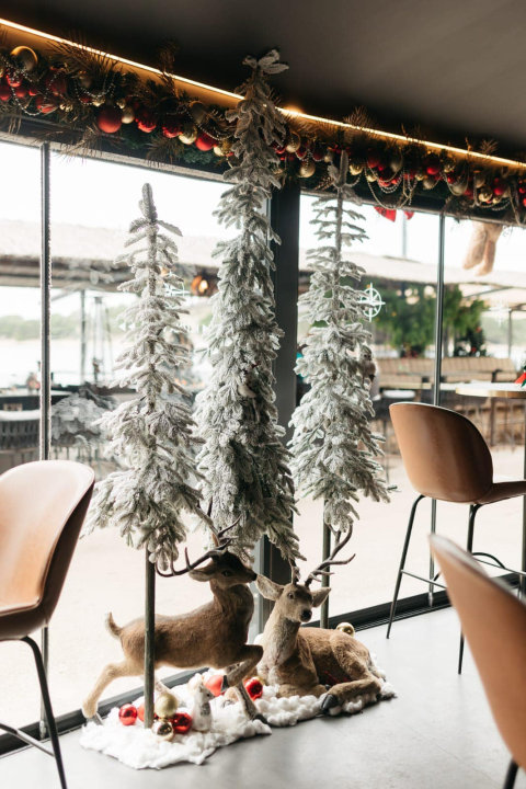 Osjetite duh blagdana u prekrasno uređenom cocktail baru Nautica! 