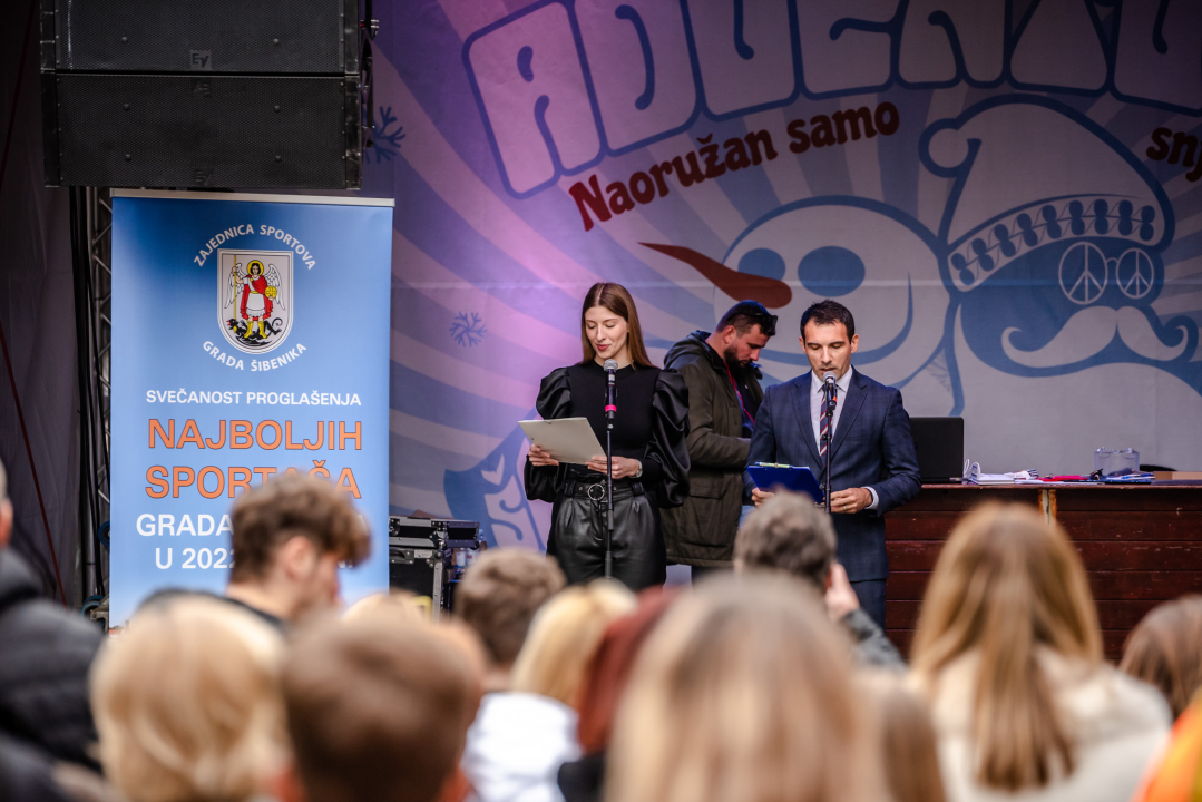 Toni Slavica i Nives Radić, vaterpolisti Solarisa i vaterpolistice Viktorije ovogodišnji su laureati