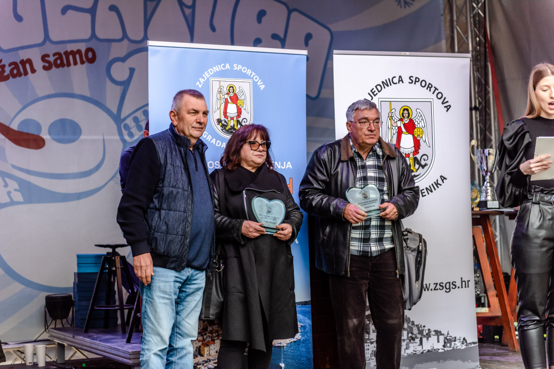 Toni Slavica i Nives Radić, vaterpolisti Solarisa i vaterpolistice Viktorije ovogodišnji su laureati