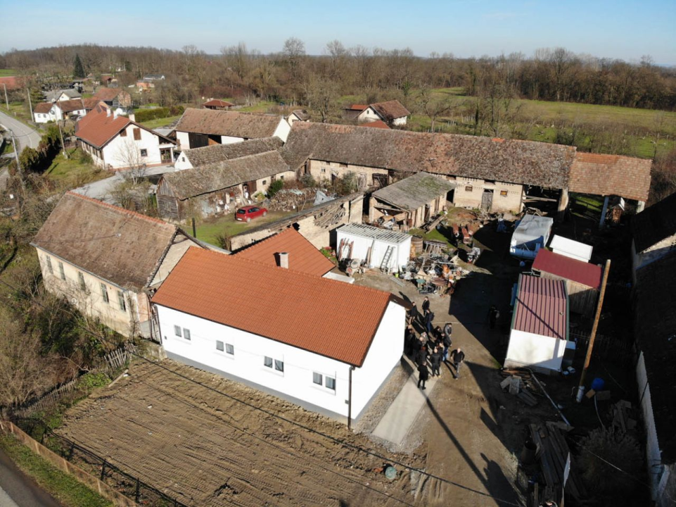 Peteročlana obitelj Novu godinu dočekat će u kući koju je napravila općina Tisno