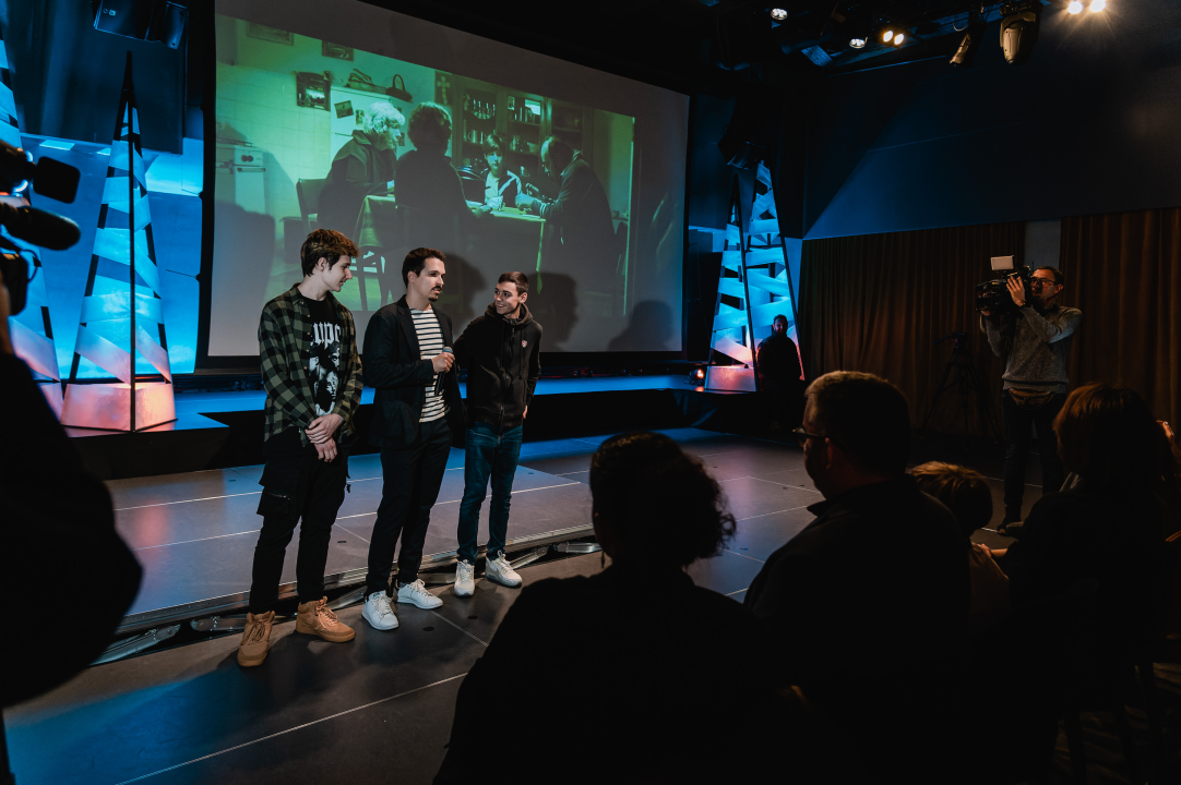 Garbura napunila kino Arsen do zadnjeg mjesta, gostovali i mladi šibenski glumci