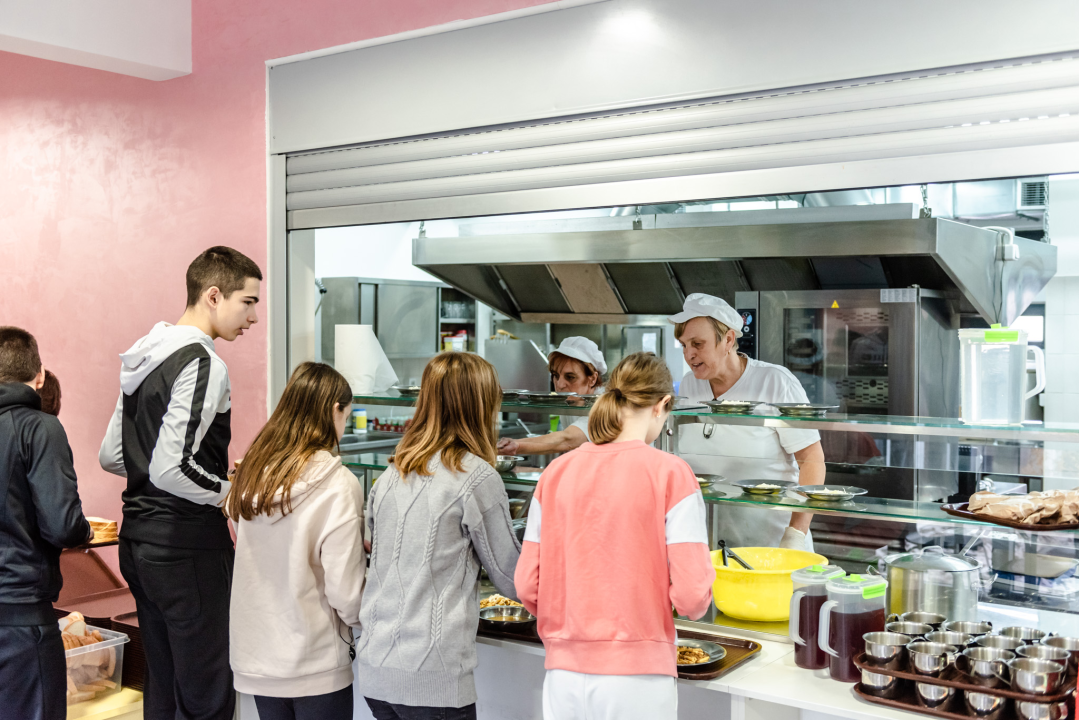 Od danas besplatni obroci za sve učenike: Samo u OŠ Meterize na meniju kuhana hrana