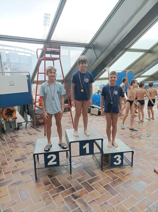 Mladi plivači 'Mora' Nakić, Stegić, Badurina i Kunčić okitili se medaljama u Splitu