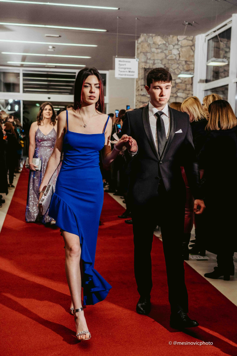 Učenici Ekonomske škole zablistali na maturalnom plesu u Vodicama (1)