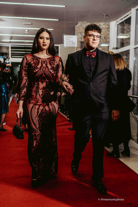 Učenici Ekonomske škole zablistali na maturalnom plesu u Vodicama (2)