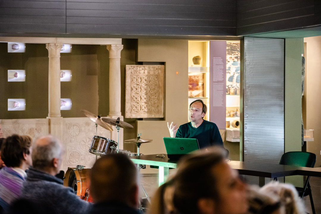 Noć muzeja u Šibeniku: Antikom inspirirane frizure!