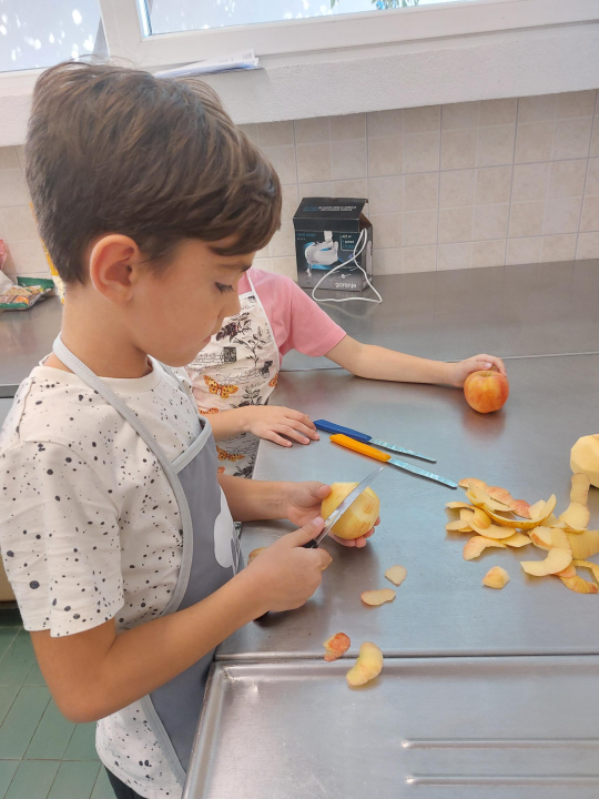 Učiteljica Anita od malih nogu voli raditi kolače, a sada tu ljubav prenosi na učenike: 'Neki žele postati slastičari kad narastu'