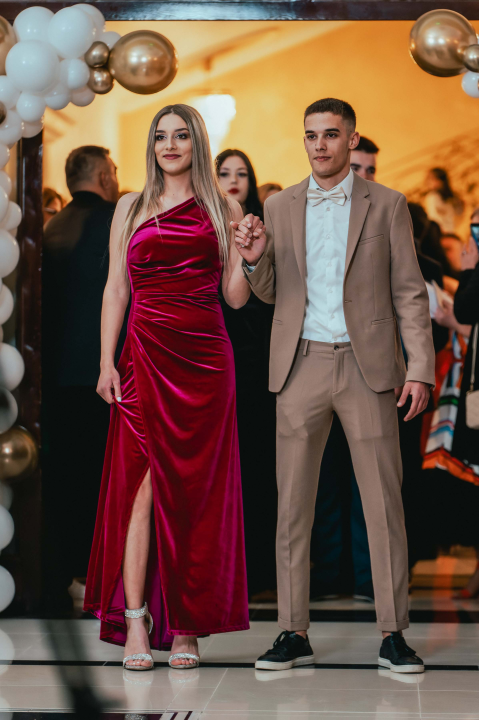 Učenici Prometno-tehničke škole Šibenik poput holivudskih zvijezda na maturalnom plesu (1)