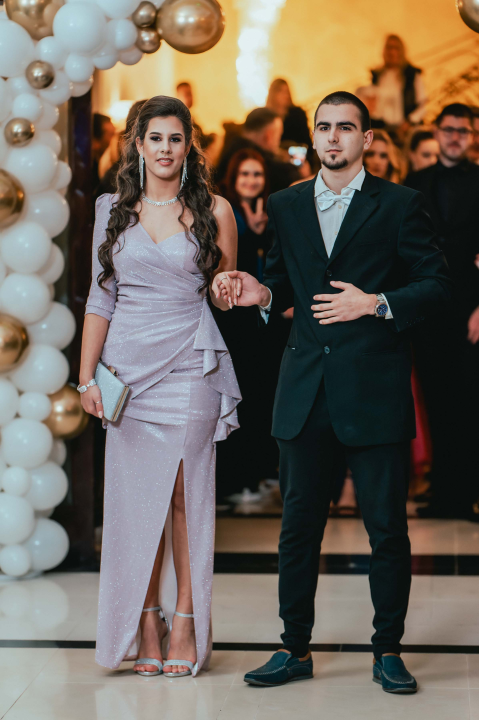 Učenici Prometno-tehničke škole Šibenik poput holivudskih zvijezda na maturalnom plesu (1)