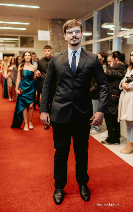 Zavirite na blještavi maturalni ples Turističko-ugostiteljske škole Šibenik (1)