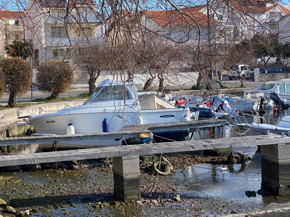 Nakon drame s burom, oseka na Srimi nasukala brodove!