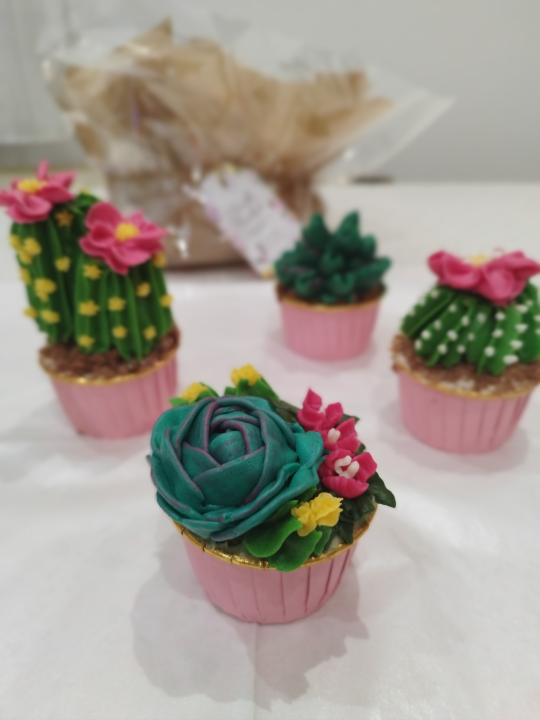 Suzzana je dom pronašla u Tisnom, a mnogi se iznenade kad shvate što su zapravo njezini buketi