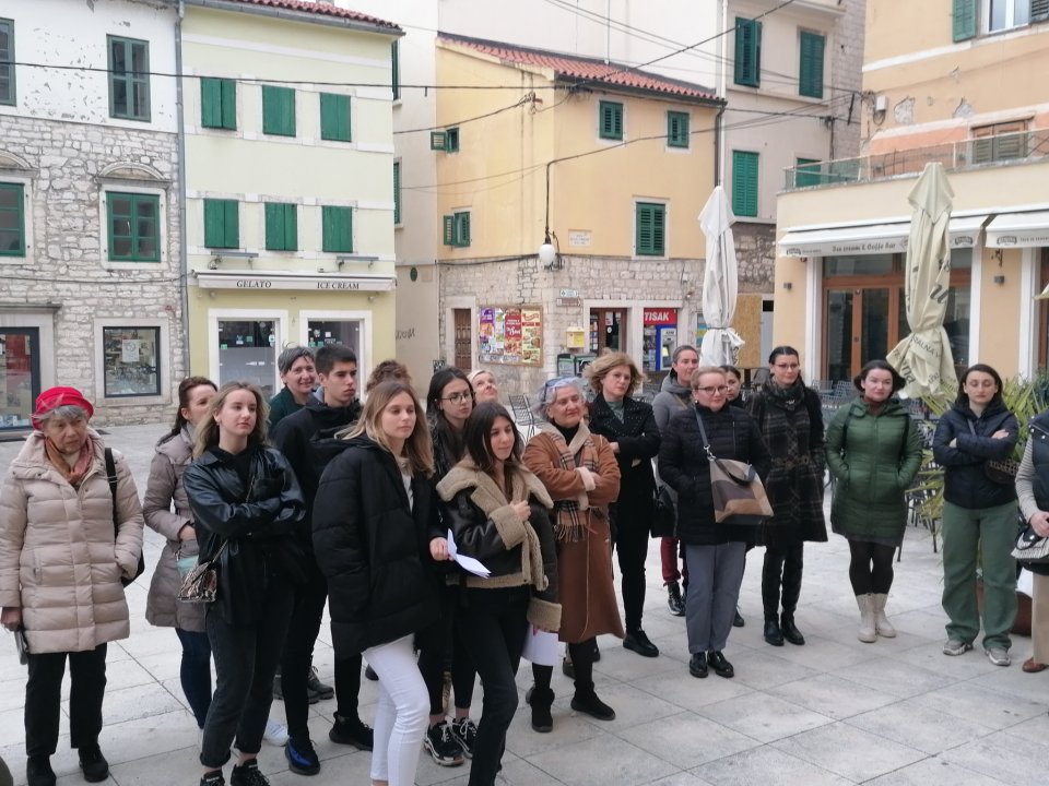 Gimnazijalci mjesec dana istraživali o poznatim šibenskim curama