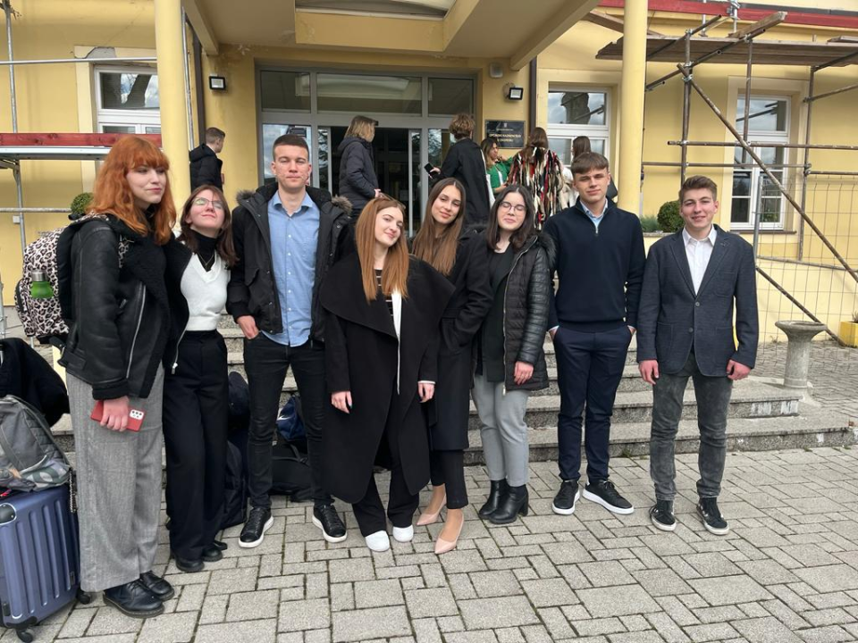 Državna smotra simuliranih suđenja: 'Sutkinje pohvalile šibenske učenike, možda jednom postanu i suci'