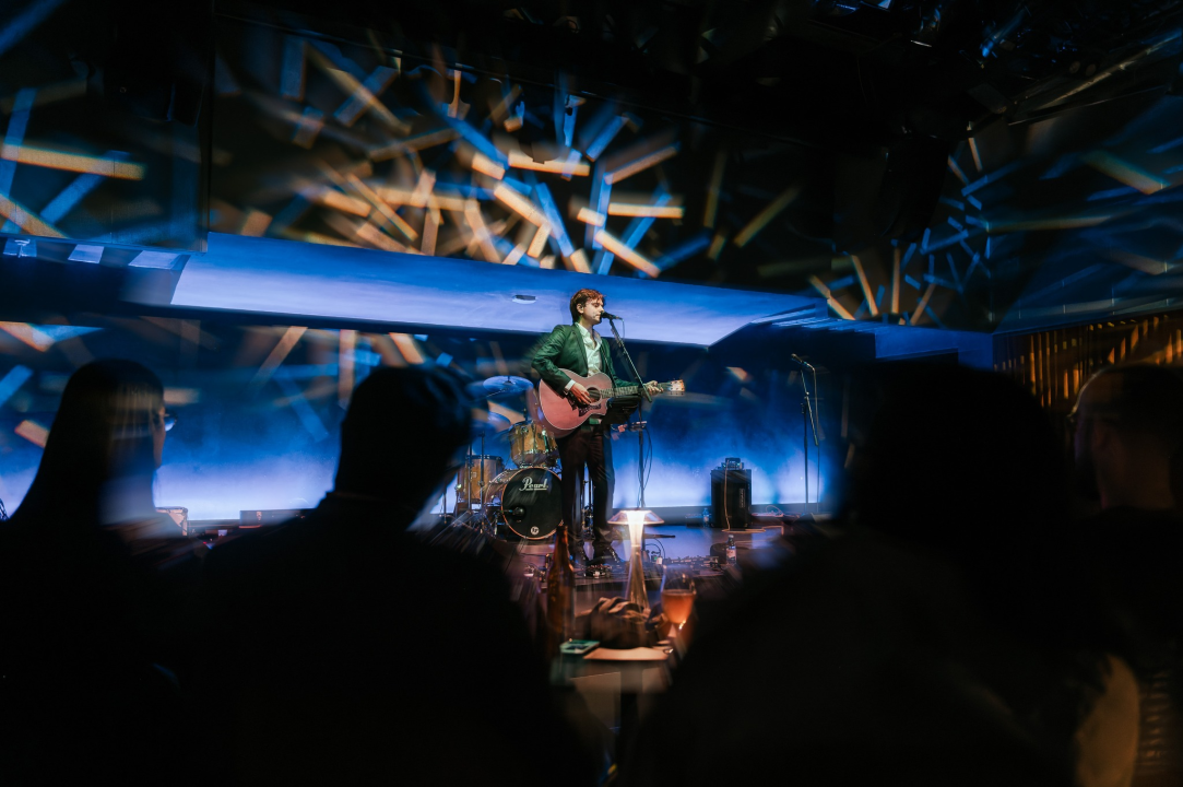 Tibor Karamehmedović u Arsenu: Intimni koncert frontmena Silentea