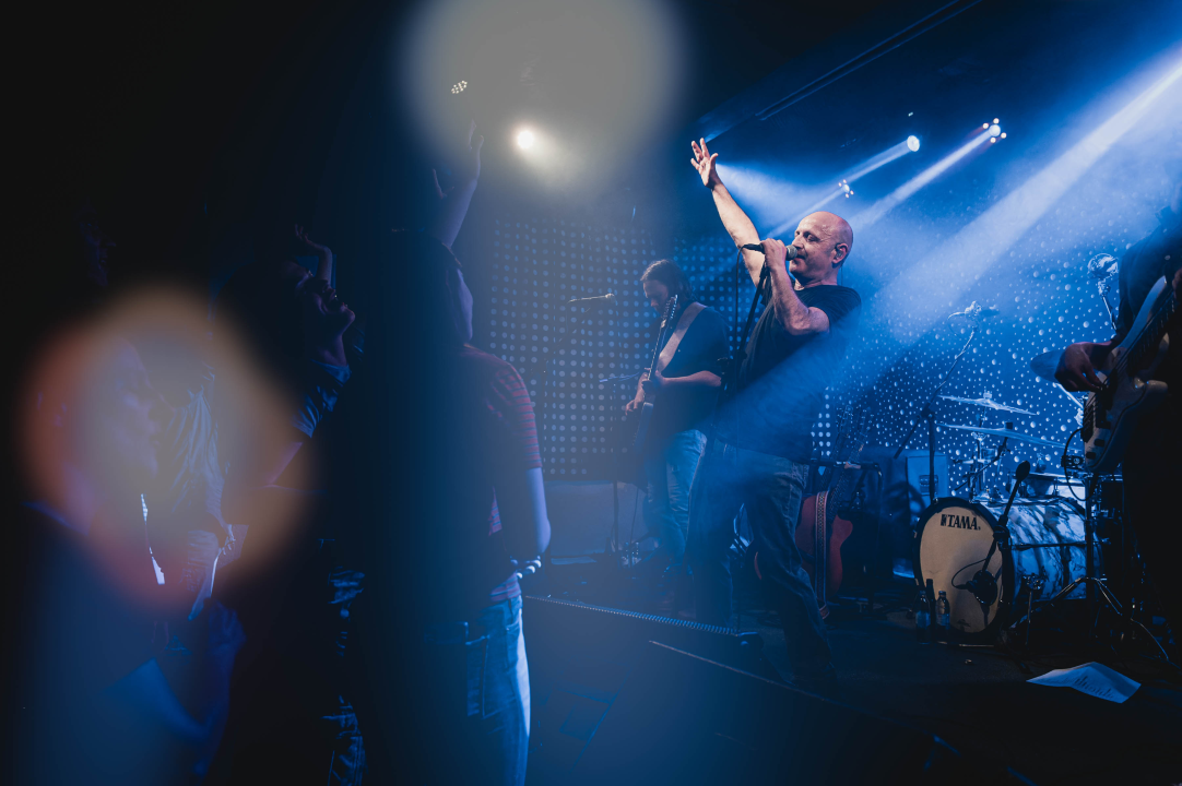 Mile Kekin u Azimutu dokazao da se prvi mačići ipak ne bacaju u vodu