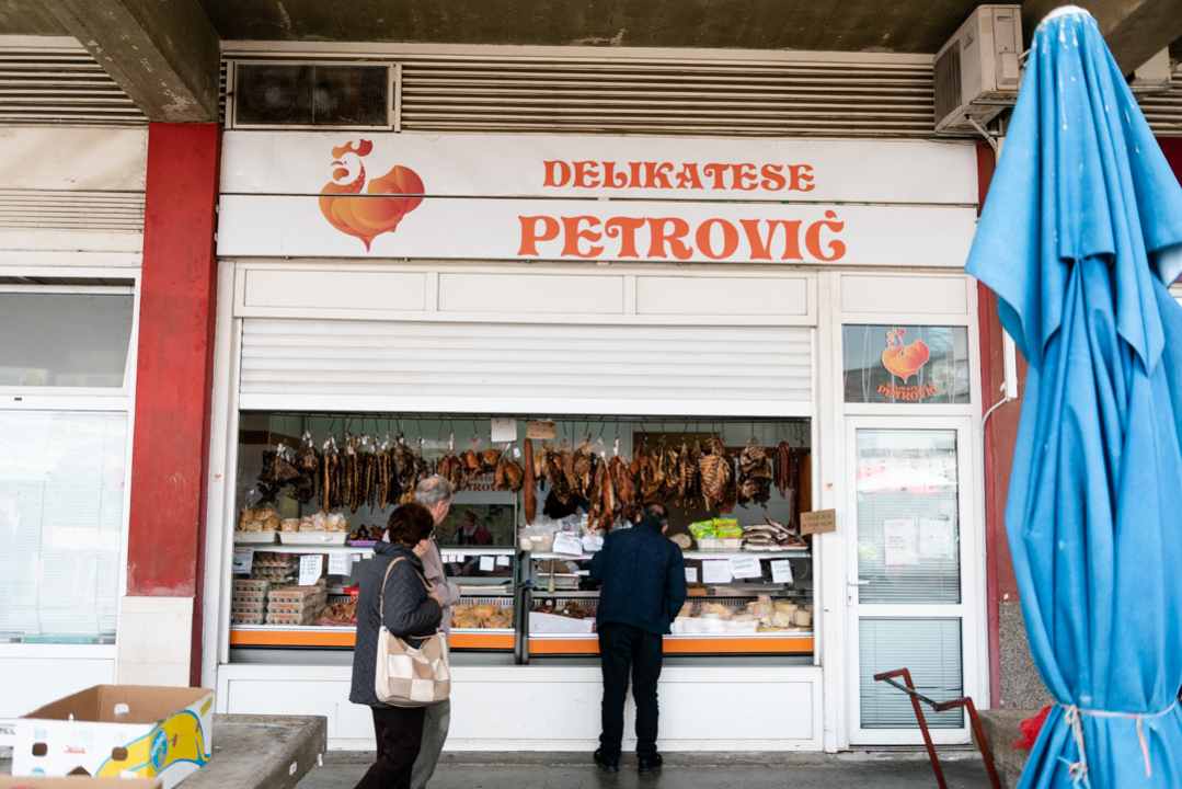 Delikatese Petrović sa šibenske pijace počastit će za Uskrs jednog čitatelja s platom za četiri osobe