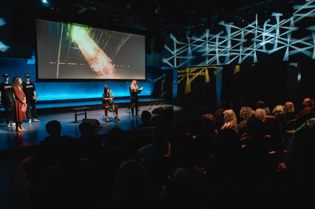 Ana Rucner u Arsenu svirala na violončelu od dragovoljno predanog ilegalnog oružja