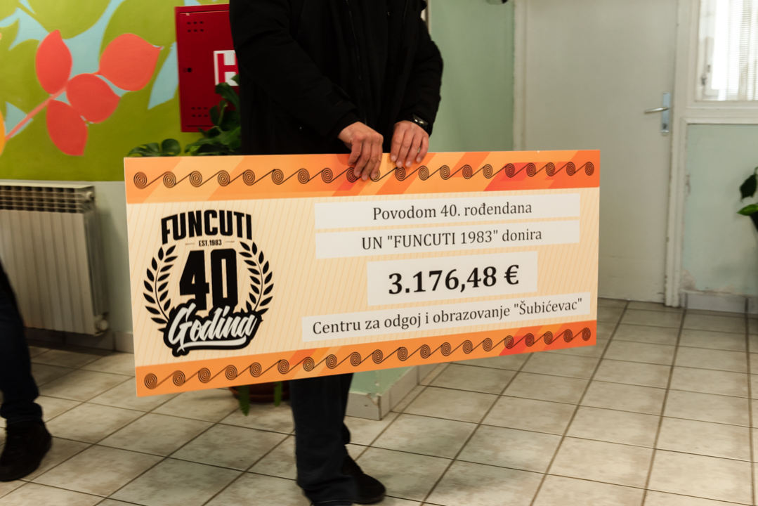Humanitarna akcija u povodu 40. rođendana: Šibenski funcuti školi na Šubićevcu donirali 3176 eura 