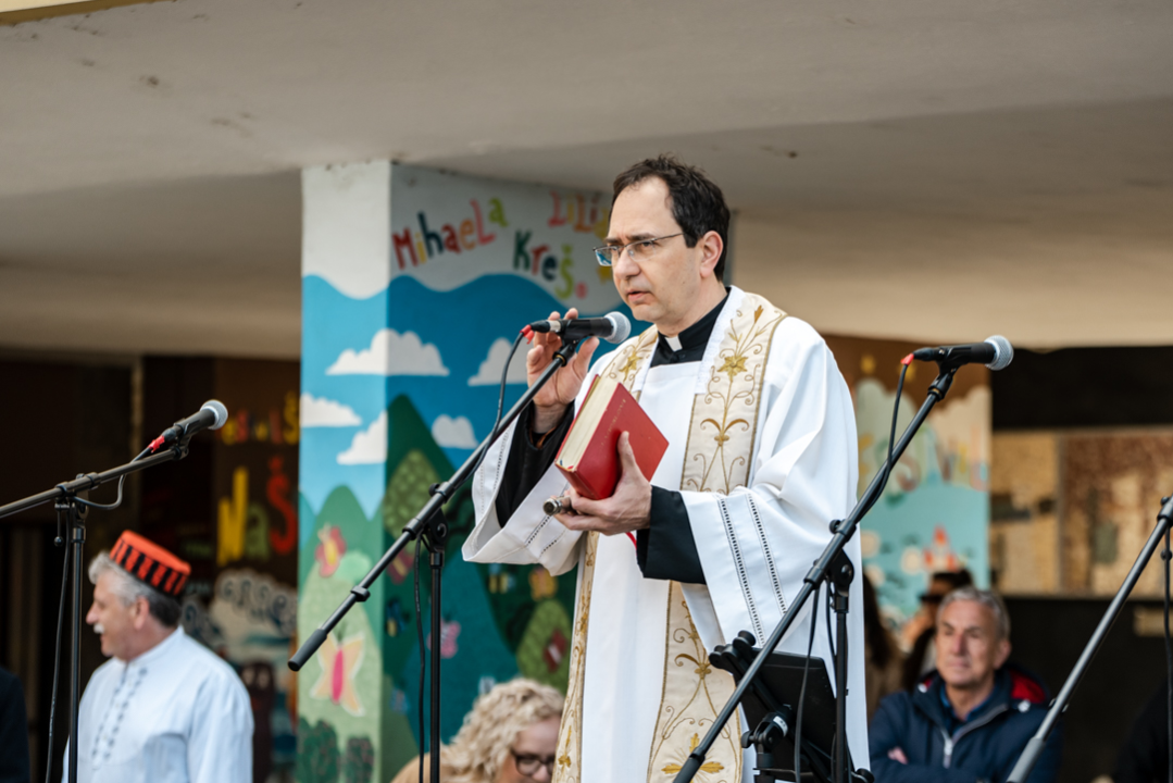 Tradicionalni šibenski Uskrsni doručak uz mega fritaju, domaća jela i slastice 